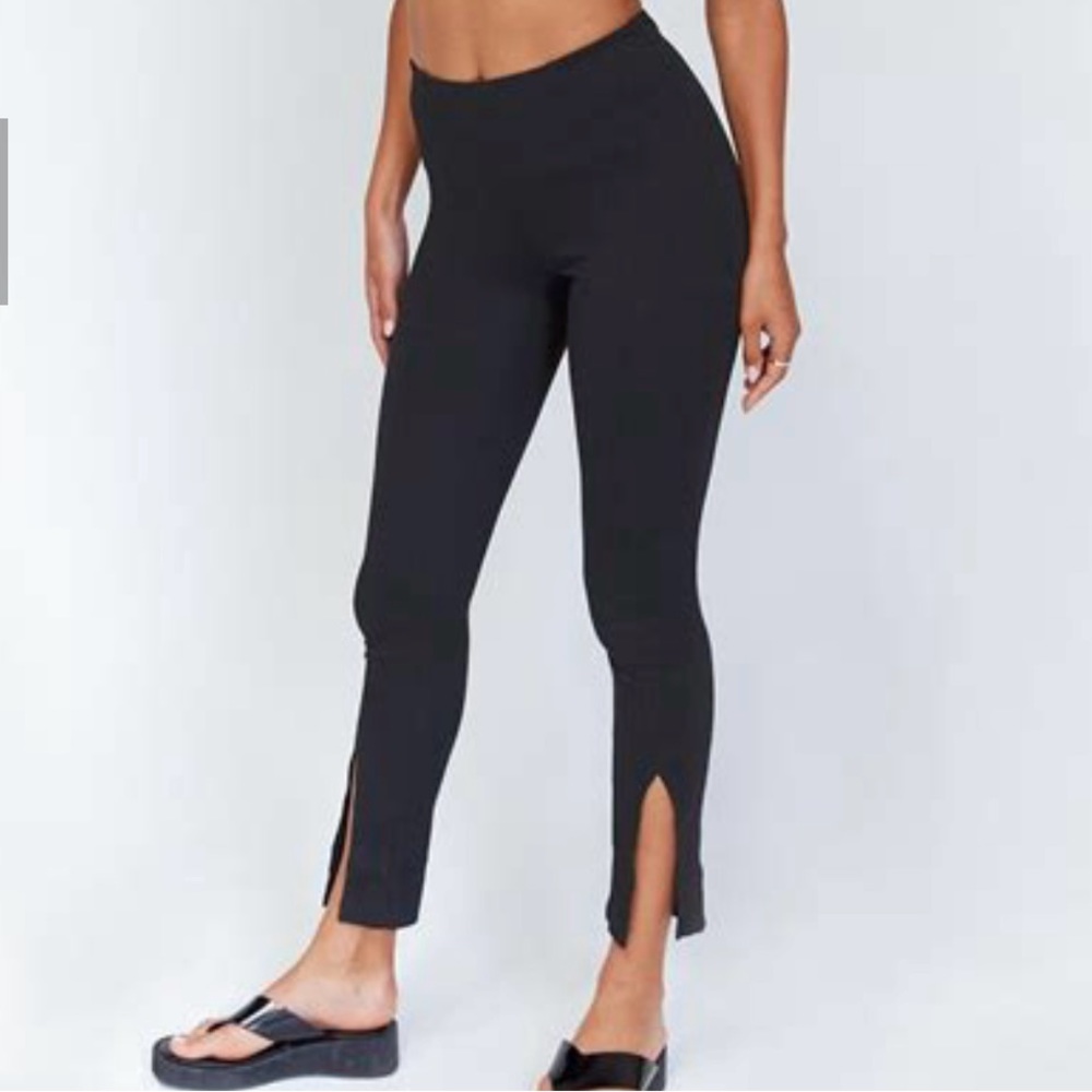Princess Polly Willow Pants, ribbed, black, bottom front slits, size 6, NWT.